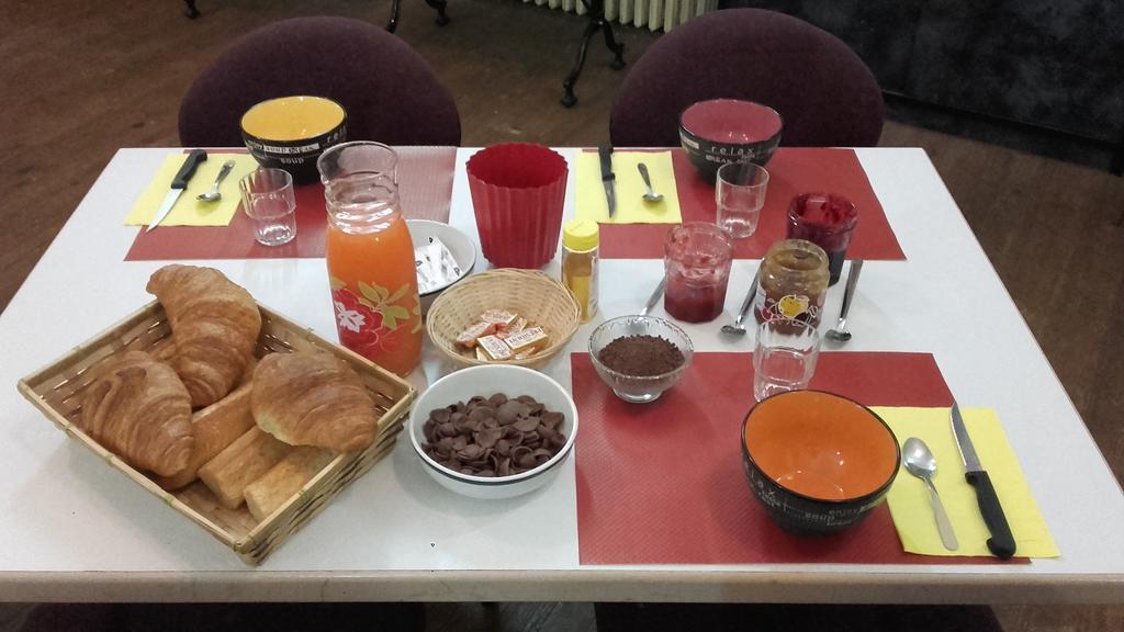 Leclosdipontine L'Ecole Des Demoiselles Pontgibaud Bagian luar foto