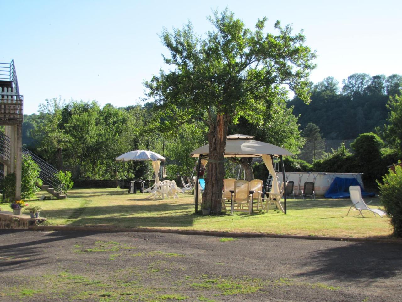Leclosdipontine L'Ecole Des Demoiselles Pontgibaud Bagian luar foto