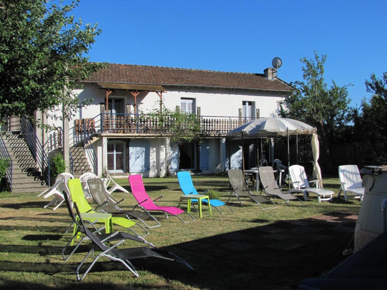 Leclosdipontine L'Ecole Des Demoiselles Pontgibaud Bagian luar foto